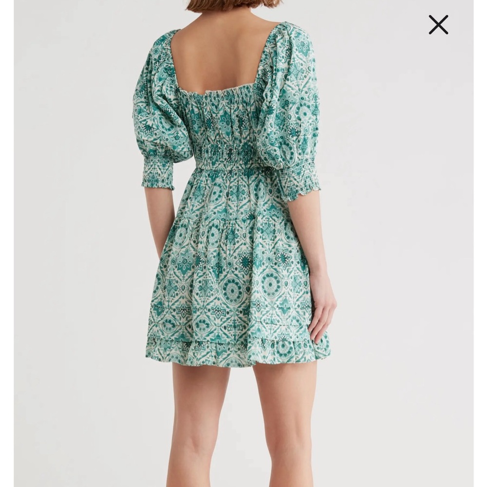 Chic Green Patterned Mini Dress - Picture 2 of 4